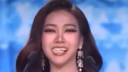 ISPALI JOJ ZUBI PRED KAMERAMA! Držala govor, a onda usledio neviđeni blam! (VIDEO) 