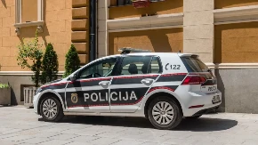 POLICAJAC POGINUO, KOLEGI SE BORE ZA ŽIVOT Detalji stravične saobraćajne nesreće kod Drvara