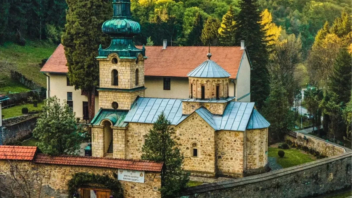 OAZA DUHOVNOSTI: Grad u Srbiji koji ima 29 CRKAVA I MANASTIRA! Za najstarije kažu da potiču još od Nemanjića