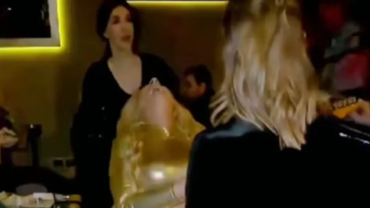 RAZVELA SE NAKON ŠTO JU JE MUŽ PREVARIO, A PRETHODNO RASTURILA BRAK? Pojavili se navodi da je naša pevačica bila sa oženjenim 