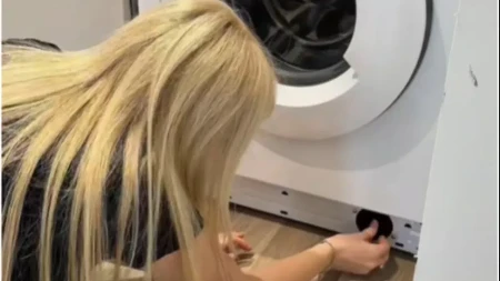 Filter veš mašine očistim bez nereda: Ovaj trik mi sprečava haos u kupatilu!