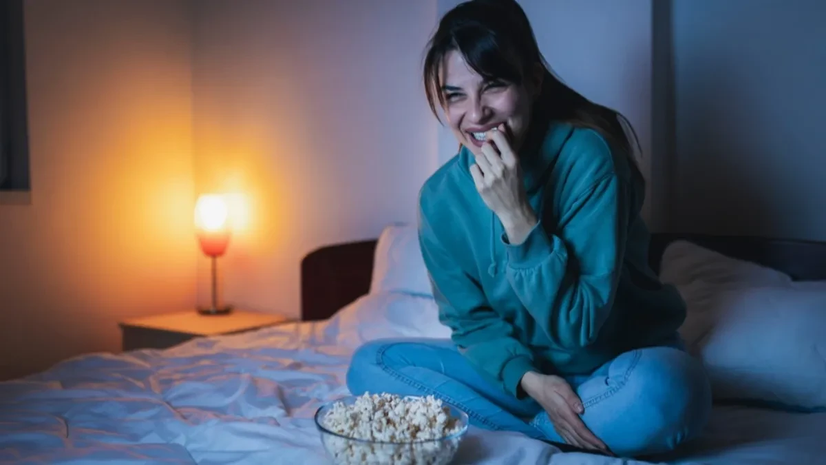 PSIHOLOZI OTKRIVAJU Evo zbog čega stalno posežemo za grickalicama, čak i kada nismo gladni