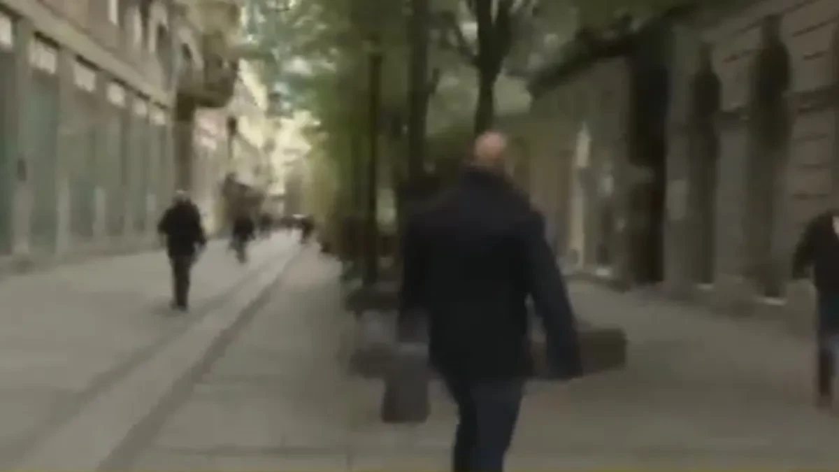 BOJOVIĆ POBEGAO OD JEDNE ŽENE! Došao da ometa istragu i pomaže Đokiću pa otrčao kao zec (VIDEO)