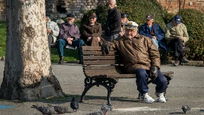 KRAJ DOŽIVOTNIH KAZNI ZA PENZIONERE?! Oni sa 40 godina staža mogli bi konačno da dobiju punu penziju – evo šta se menja i ko dobija najviše
