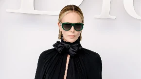 Brutalno! Glumica (50) utegla se u minić i haltere - muškarcima oči ispale!