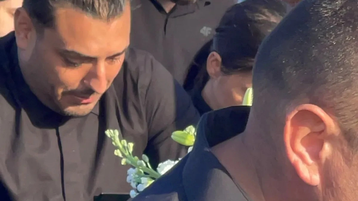 "UVEK STE IMALI BUDALE" Pevačica se obratila Darku Laziću, nakon što je zapevao posle smrti brata