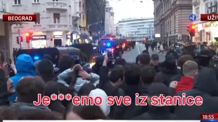 JEZIVI SNIMAK! Blokaderi psuju i pozivaju na ubistvo policajaca, UZVIKUJU 1312! (VIDEO)