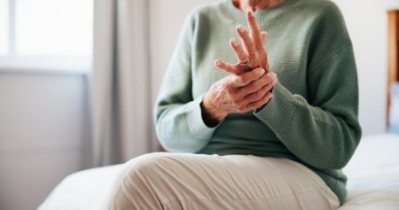 Svrbi vas levi dlan? Nisu samo pare u pitanju, poruka univerzuma će vas potpuno iznenaditi