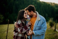 TRI HOROSKOPSKA ZNAKA U MARTU DOŽIVLJAVAJU PRAVU LJUBAV Mesec u Devici će ih zaslepiti 