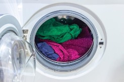 ZABORAVILI STE VEŠ U MAŠINI? Jedan pokazatelj će vam jasno dati do znanja treba li ponovo da ga operete