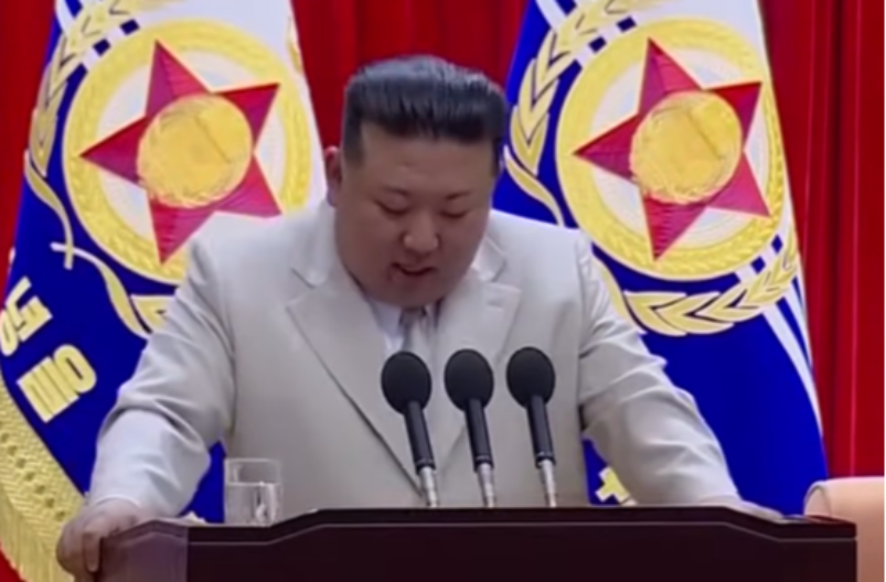 SVET JE PONOVO NA OPREZU Kim podigao vojsku na noge