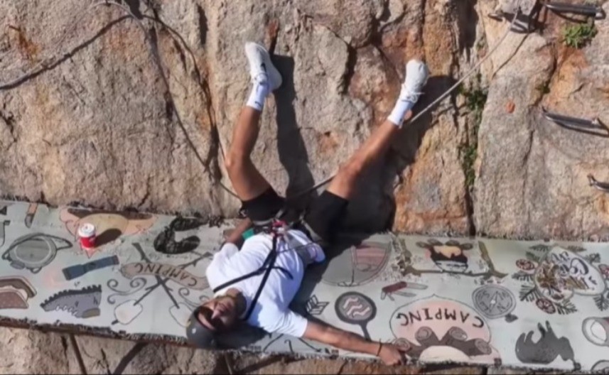 SAMO ZA NAJHRABRIJE Kafić na litici visi kao iz horor filma – popijete kafu i molite se da ne padnete! (VIDEO)