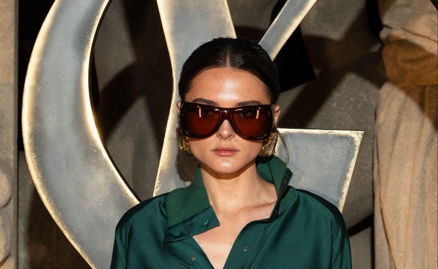 Pevačica u bapskim gaćama bacila Pariz pod noge: Opšti metež nastao na crvenom tepihu