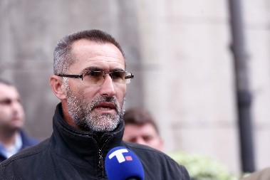 MILAN PAJIĆ SE PREDSTAVLJA KAO POLJOPRIVREDNIK, A ON PROFESIONALNI DEMONSTRANT! Među prvima podržao blokadere teroriste iz Novog Sada