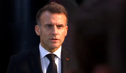 EVROPA SE BUDI I TO JE TEK POČETAK! Makron sa vojnicima i državnicima zapevao "Marseljezu"! Svi zajedno kao jedan (VIDEO)