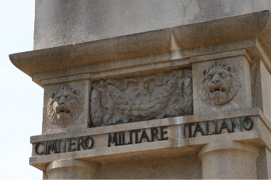 Povodom obeležavanja 110 godina od  evakuacije srpske vojske sa obala Albanije u 1. Svetskom ratu, ministri odbrane Srbije i Italije položili vence na Novom groblju u Beogradu