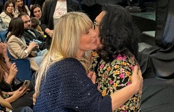 "SRCE MOJE" Suzana Jovanović skočila u zagrljaj Verici Šerifović, svi su gledali u ovaj emotivan prizor! (FOTO)