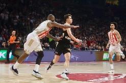 PEŠIĆ SRUŠIO ZVEZDU Crveno-beli pali posle drame i napravili veliki korak unazad u borbi za plej-of