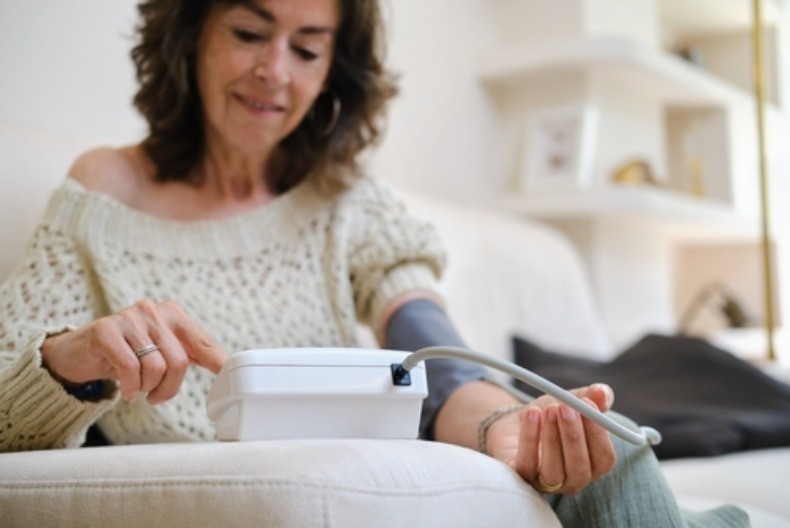 Bez trčanja i teretane: Ova jednostavna vežba za 2 minuta može pomoći u snižavanju krvnog pritiska