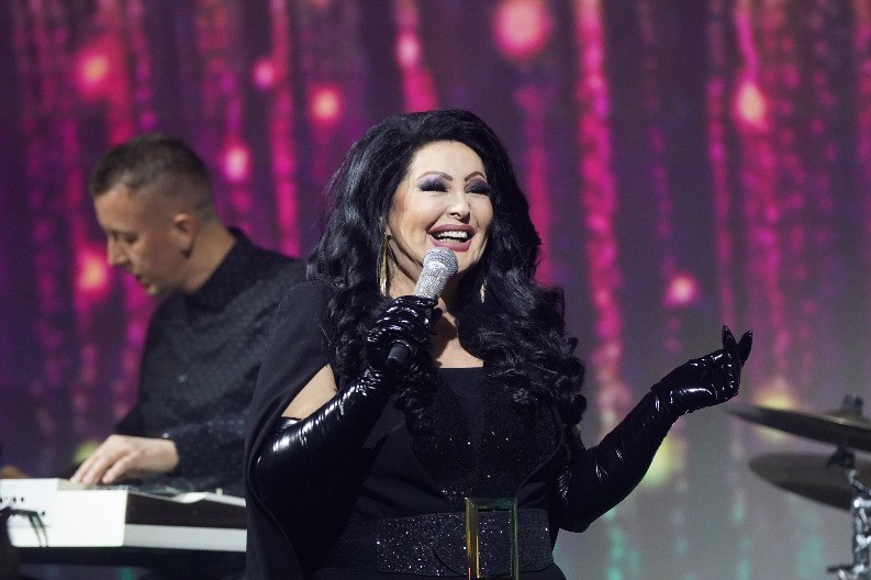 OGLASILA SE DRAGANA MIRKOVI'NAKON DOJAVE O BOMBI Evo [ta je do\ivela na nastupu u Hrvatskoj!