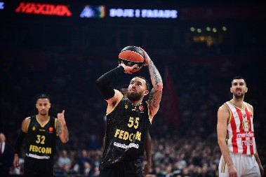 SVI BEŽE SA BRODA KOJI TONE Monako u dva dana napustila dvojica košarkaša