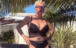 "KAD JE REKAO DA ĆE NJU DA ŽENI BILI SMO OČAJNI" Bivša svekrva naše pevačice tvrdnjama šokirala javnost