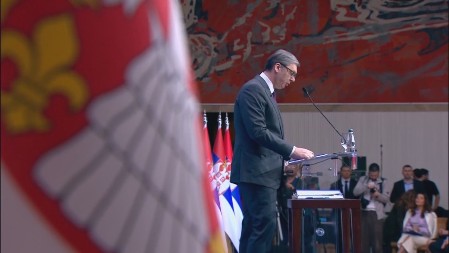 VUČIĆ: LISTE ČEKANJA MORAJU BITI UKINUTE Ulažemo pet milijardi evra u zdravstvo