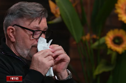 ŠERIF KONJEVIĆ GRCA U SUZAMA Slomio se usred emisije, zbog jedne stvari su ga osudili skoro svi