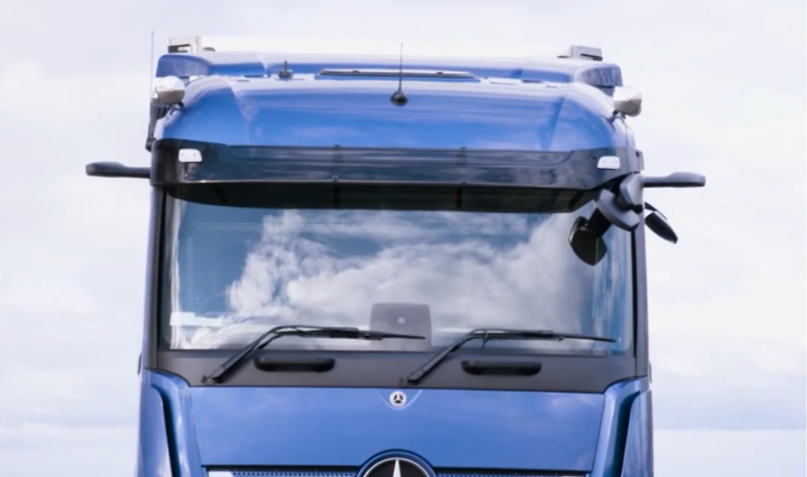 Da biste ga pretekli, treba vam 2,5 kilometra - kamiončina duga 50 metara (FOTO)