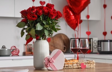 Cveće u vazi neće uvenuti mesec dana! Cvećarka otkrila trik koji koristi za svežinu