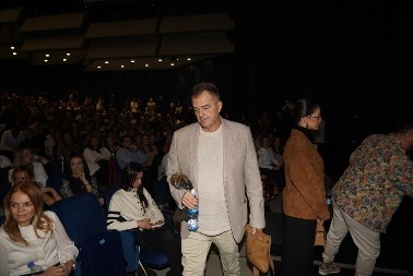 NJU BAŠ RETKO VIĐAMO! Ovo je supruga Dragana Brajovića Braje sa kojom večeras proslavlja 30 godina braka