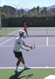 GAĐAO JE LOPTICOM Sabalenka prekinula trening Novaka Đokovića (VIDEO)