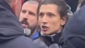 Ovaj blokader je juče izbio policajcu oko!