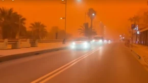 EKSTREMNO NEVREME NA OMILJENOM LETOVALIŠTU SRBA Dan se pretvorio u noć - pesak "progutao" luku