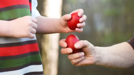 JAJE ČUVARKUĆU NIKAD NE DAJTE DETETU, OVO JE RAZLOG! Evo šta tako iznosite iz kuće - tu majke greše
