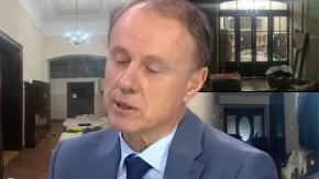 ČIST POLITIČKI GOVOR S BALKONA REKTORATA! Lider SNS Vučević o Đokićevoj zloupotrebi Univerziteta: Teško je bilo slušati, najavio je svoju kampanju