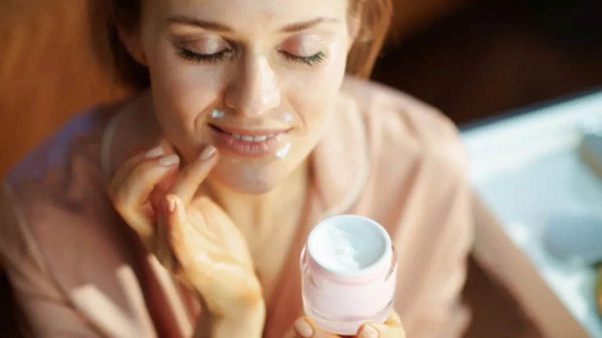 Neverovatno, ali istinito: Žene stavljaju vaginalnu kremu na lice zbog bora