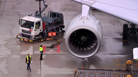 KATASTROFA NA POMOLU Evropski aerodromi suočeni sa nestašicom goriva, imaju za još 3 nedelje!