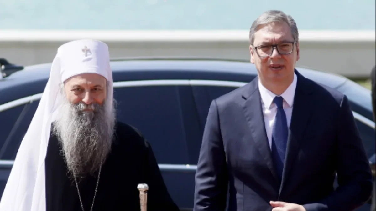 "VASKRS NAS INSPIRIŠE DA OSTANEMO ISTRAJNI" Vučić čestitao praznik patrijarhu