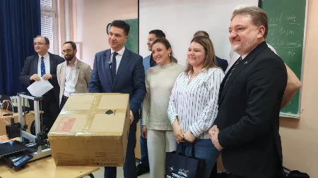 PAVLOVIĆ PORUČIO NIŠKIM ŠKOLARCIMA: Radite na novim idejama i projektima, grad će dati podršku (FOTO)