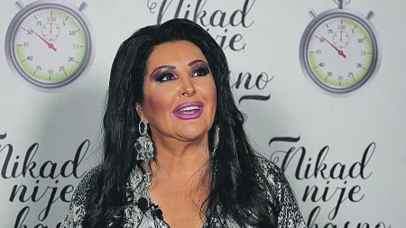 VELIKI PETAK U DVORCU DRAGANE MIRKOVIĆ Sve pršti od luksuza!