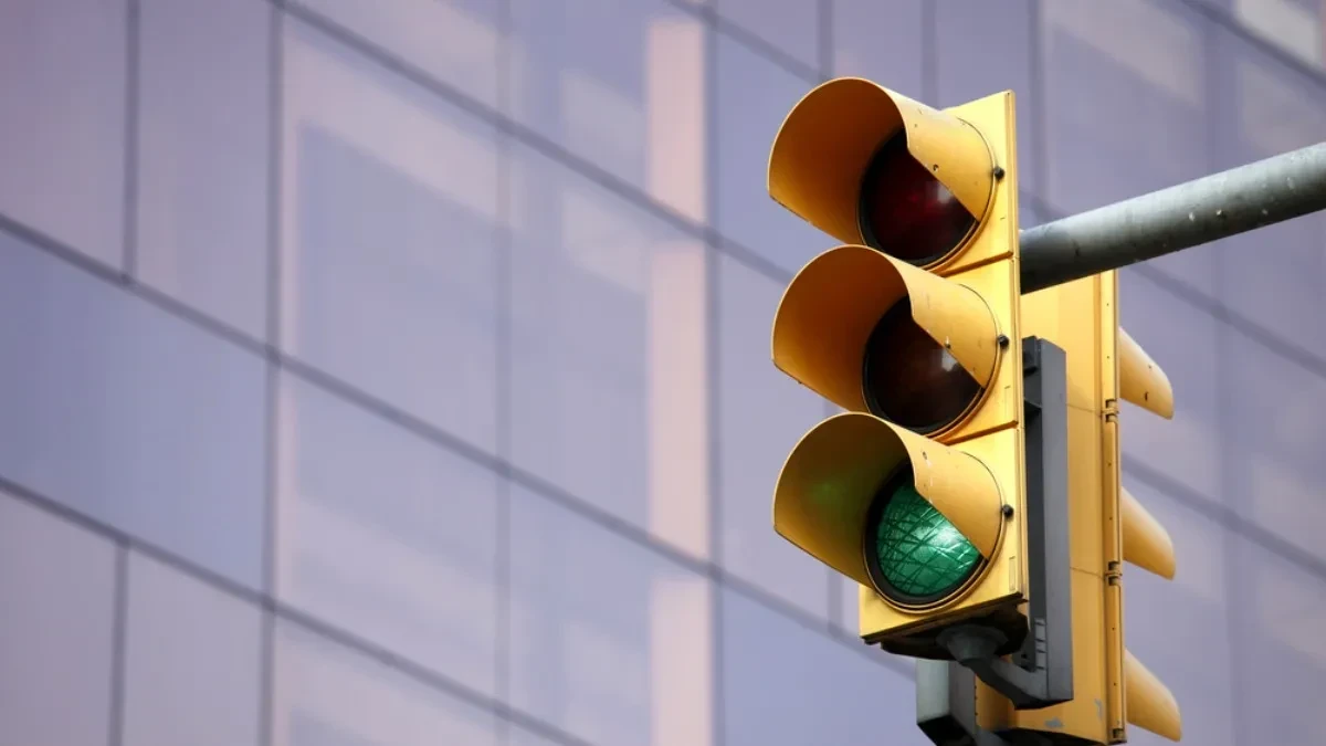 Revolucija na putevima - Evropa uvodi četvrto svetlo na semaforu, nije ni stop ni kreni