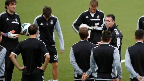 SRBIN STIŽE KOD SRBA Bivši trener Partizana preuzima klub u kom igraju Rajković i Jan Karlo Simić?