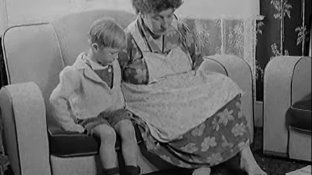 BEZ RUKU, SA SEDMORO DECE Ono što je ova majka radila nogama ostavlja bez reči (VIDEO)