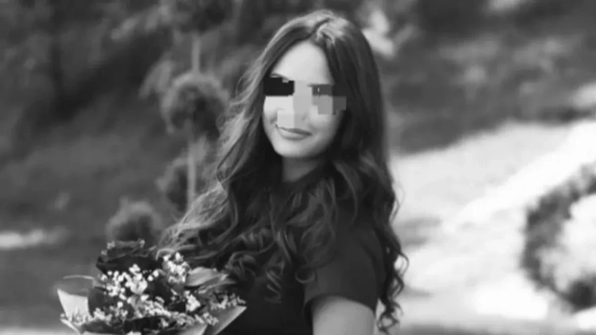 UZENIMIRUJUĆI SNIMAK UŽASNE NESREĆE U NOVOM PAZARU Devojčice na trotinetu udario "golf", jedna poginula (VIDEO)