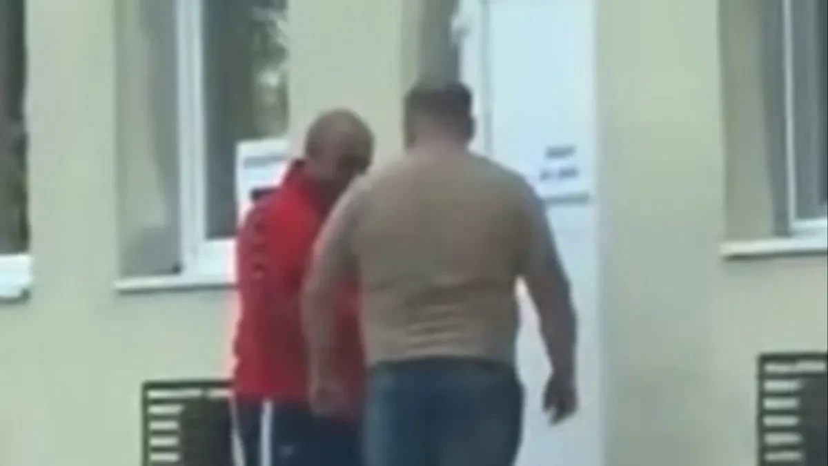 SNIMAK DOKAZUJE IZBORNU KRAĐU! Delegat Tise učestvovao u kupovini romskih glasova u Baboči