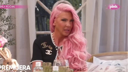 "NEDOSTAJE MI PORODICA, RANO SAM SE RAZVELA" Jelena Karleuša na ivici suza otkrila bol koji nosi godinama! (FOTO)