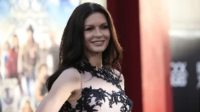 Ima 56 godina i izgleda neverovatno: Evo šta Ketrin Zita-Džons jede svakog dana