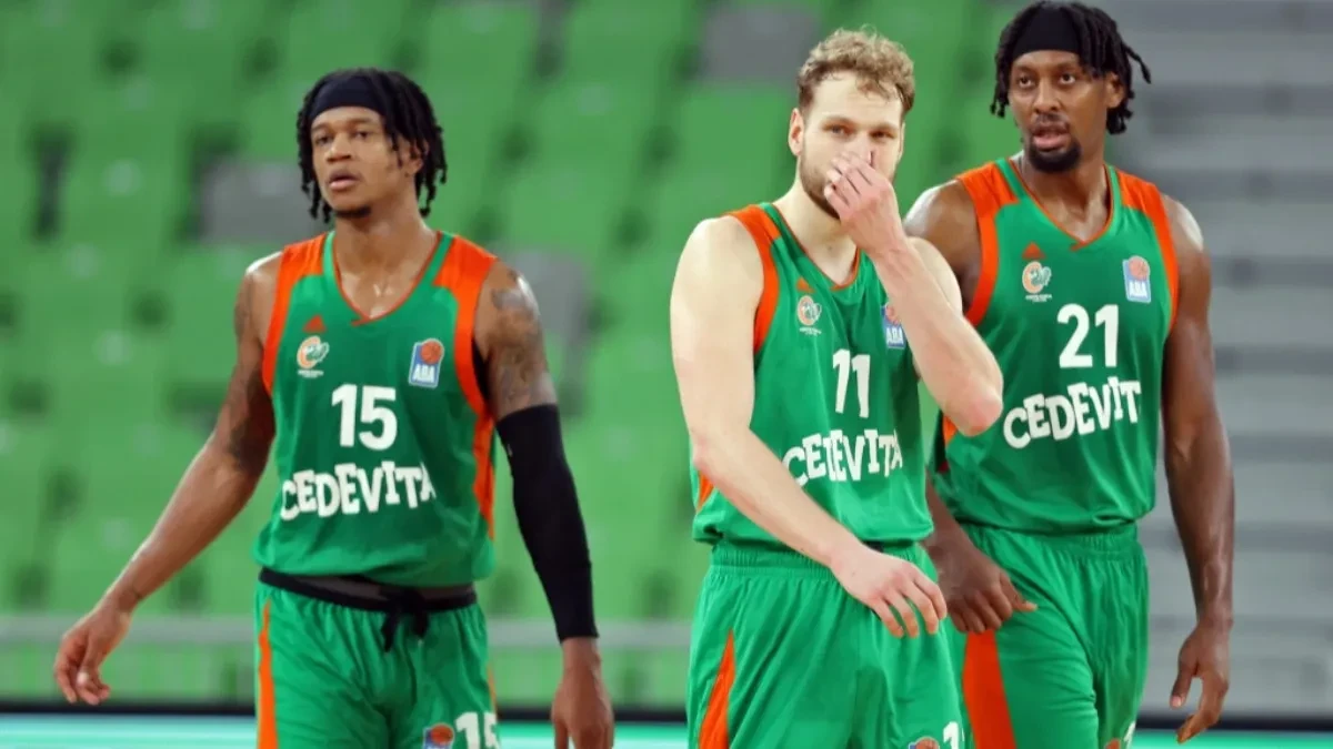 KADA NEKO ŠUTIRA 37 SLOBODNIH, A VI 16... Zvezdan Mitrović nakon poraza od Partizana: Malo kriterijum nije u redu, odmah znate o čemu se radi