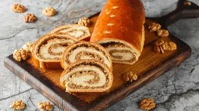 Vaskršnja štrudla kojoj 1 sastojak daje poseban šmek: I sutradan će biti mekana i sveža, svaki zalogaj je uživanje